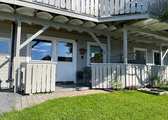 Close To The City, Ocean And Mountains -tromso Apartament